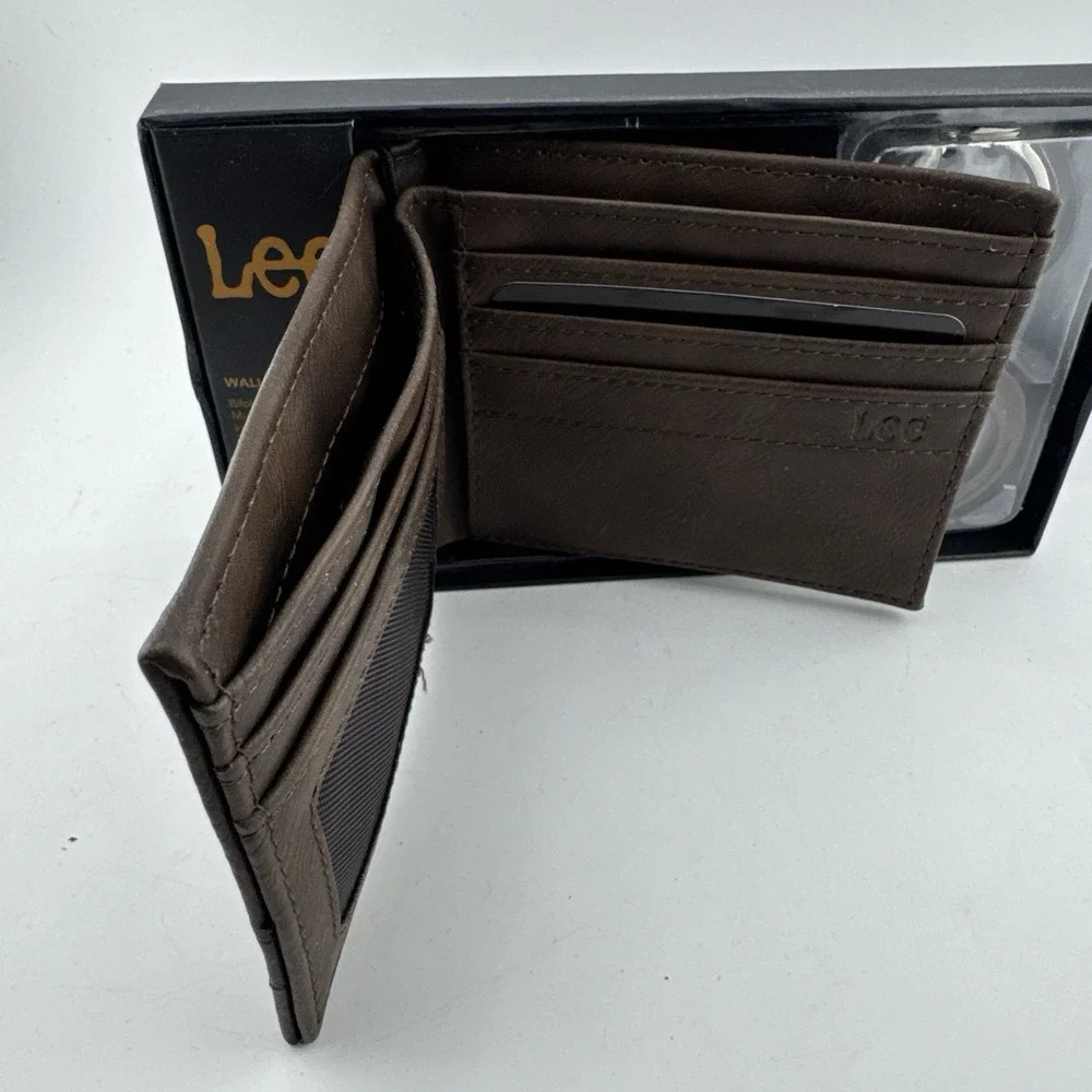 Lee Men's Brown Bifold Folding Wallet Solid with Logo Accent Credit Card